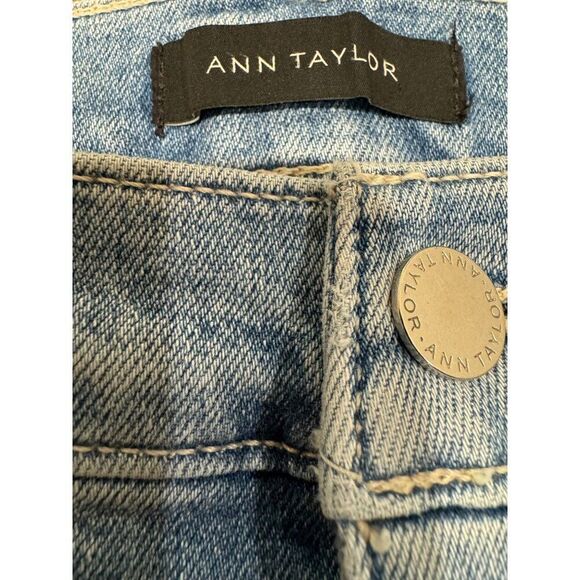 Ann Taylor Kick Crop Light Wash Jeans Sz 4 EUC - Picture 2 of 8